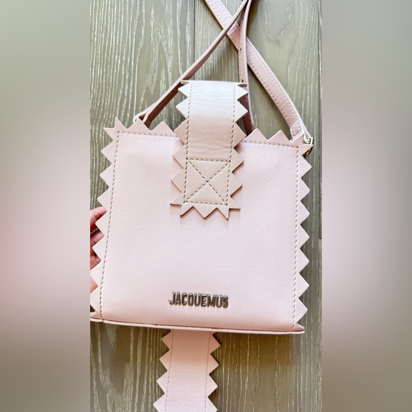 Jacquemus Gitan Bag in Pink - Picture 11 of 16
